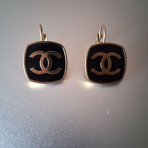 FASHION! Elegant Gorgeous Black Earrings